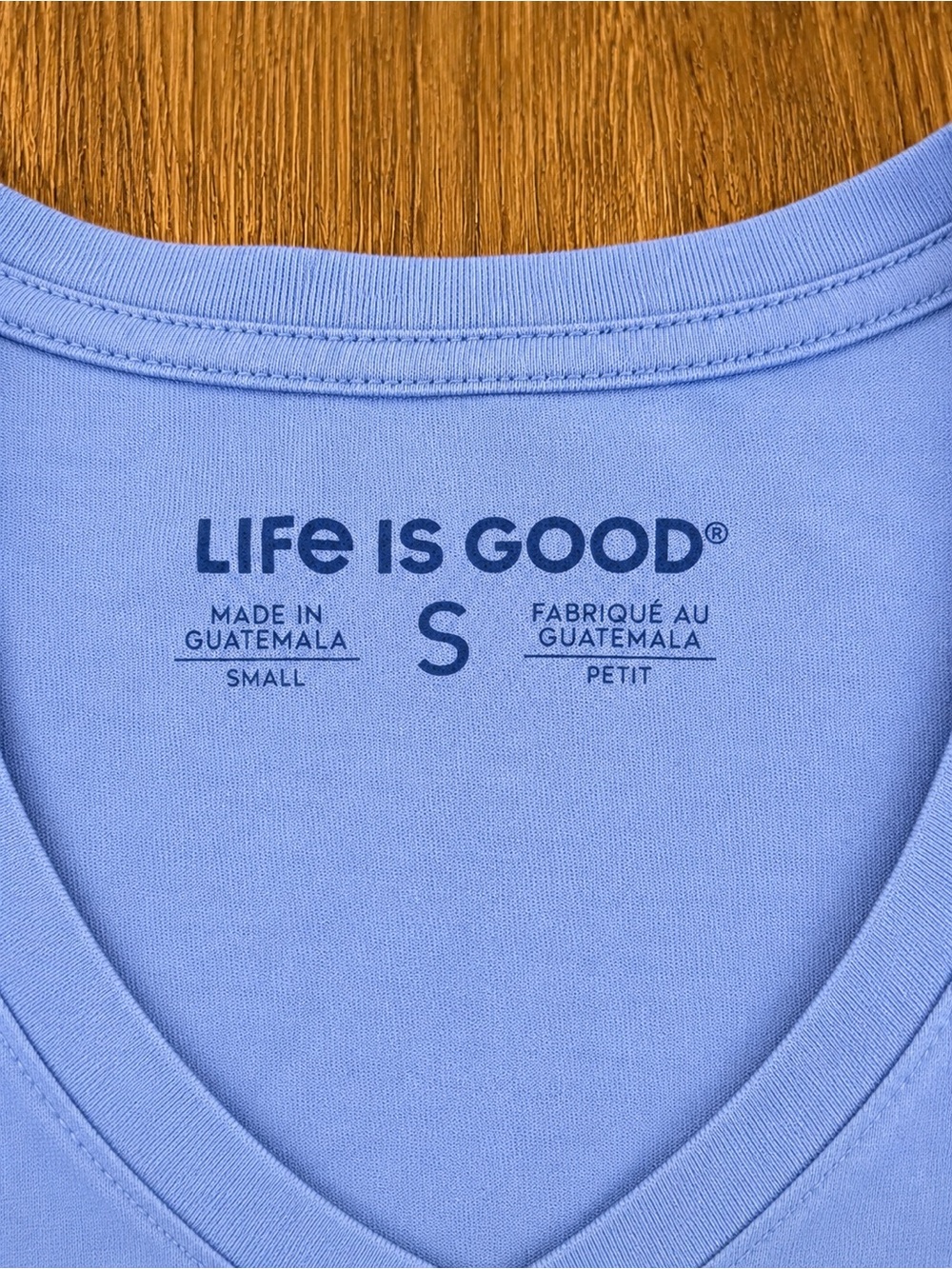Life Is Good Bee Graphic V Neck T Shirt Blue Womens Small - Picture 2 of 3